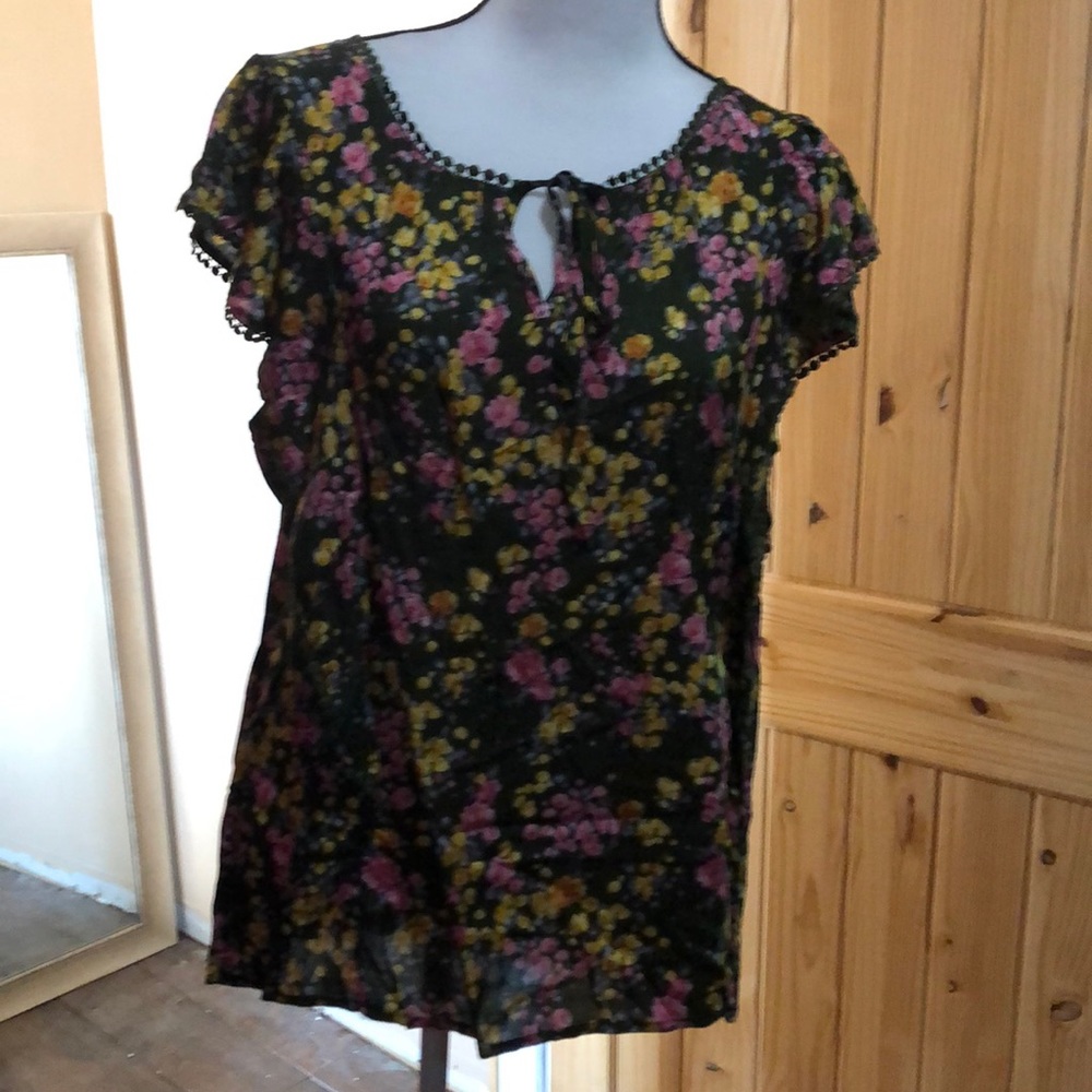 Blouse with ruffle detail